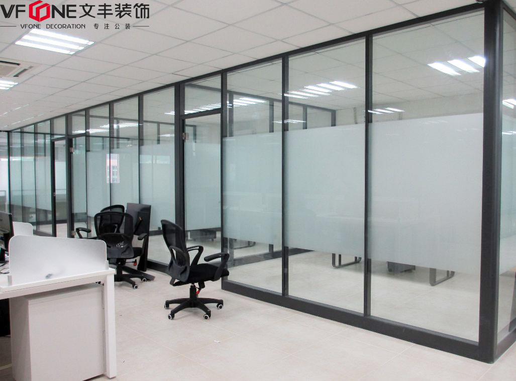 深圳辦公室裝修玻璃隔斷的幾種說明