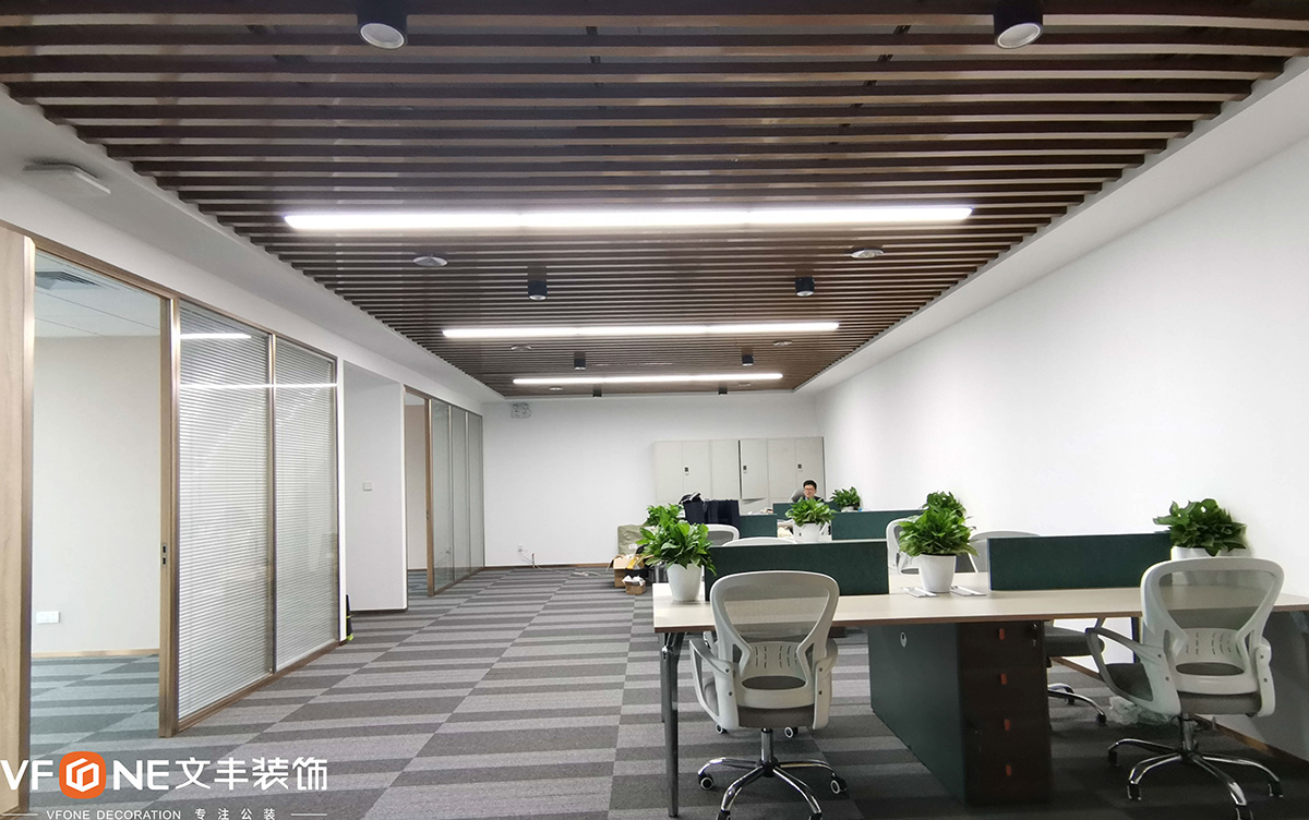 深圳龍崗辦公室裝修設(shè)計實景圖